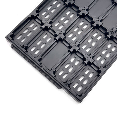Un buon prezzo. I vassoi JEDEC per circuiti integrati riducono la polvere e proteggono i delicati wafer semiconduttori durante l'imballaggio in linea